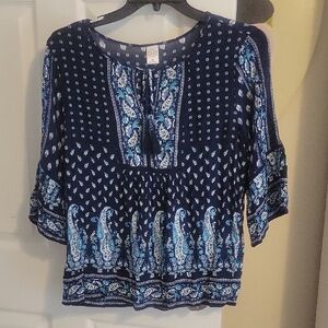 BILA SzMed Boho Fairy blue floral flowy 3/4 sleeve vneck blouse